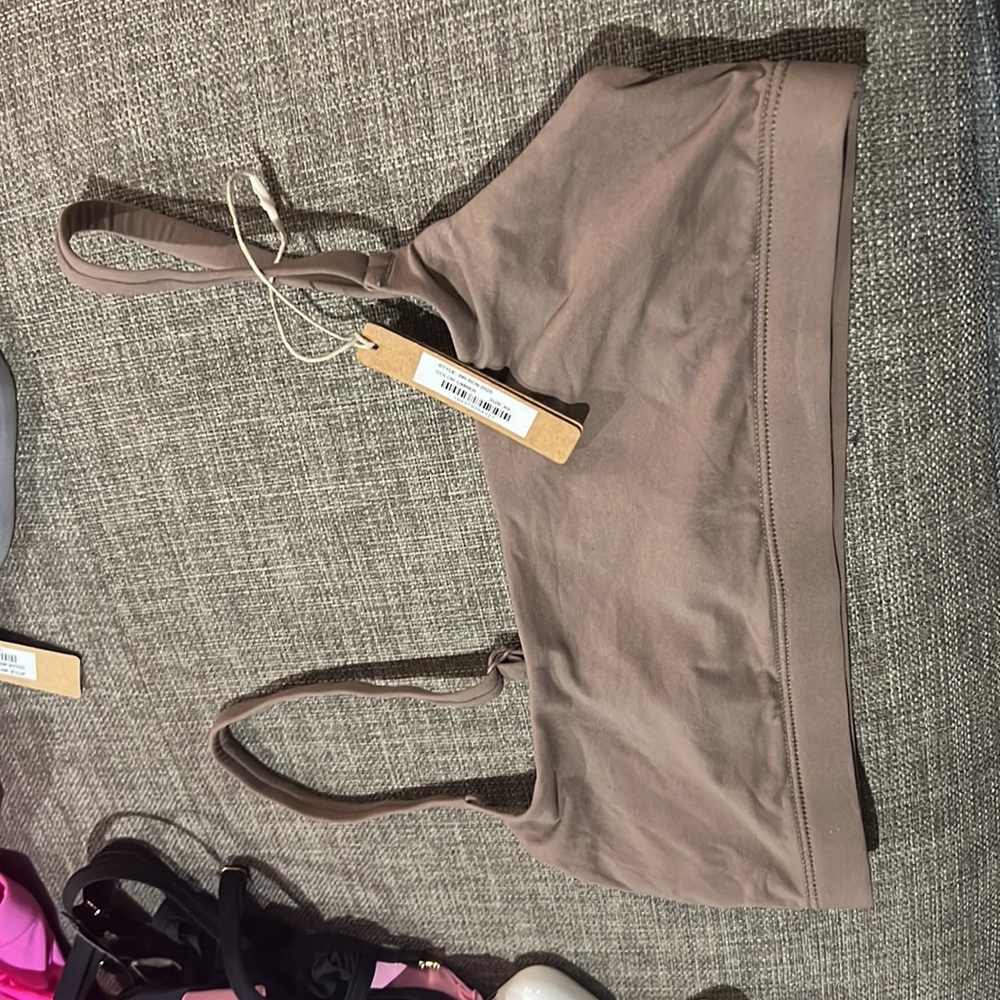 Skims Scoop Neck Bra - Picture 7 of 12